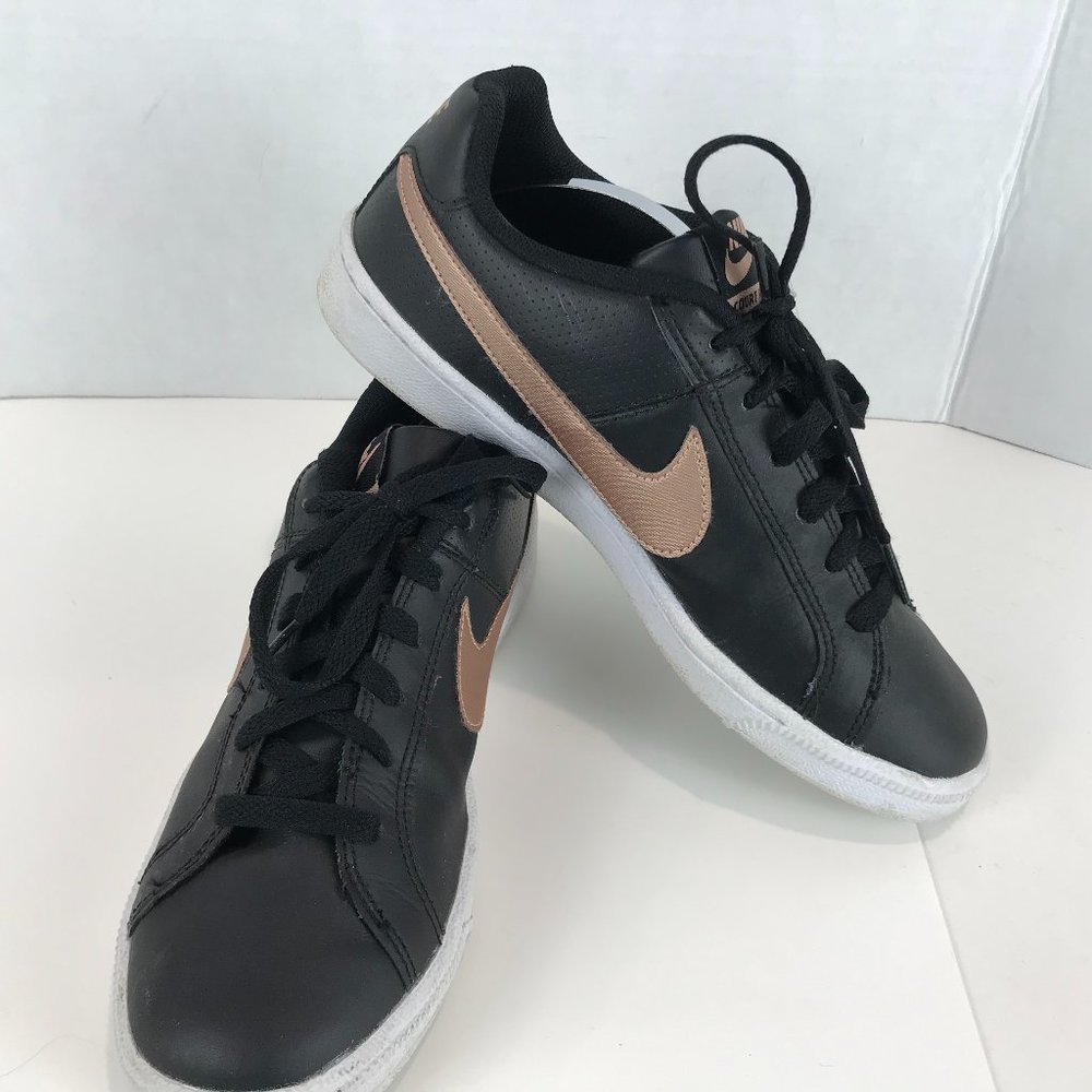NIKE Court Royale Women's Size 8 US, 39 EU